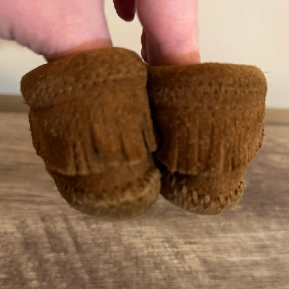 Minnetonka Brown Suede Leather Fringed Baby Booties Yellow Stars Size 3 Infant